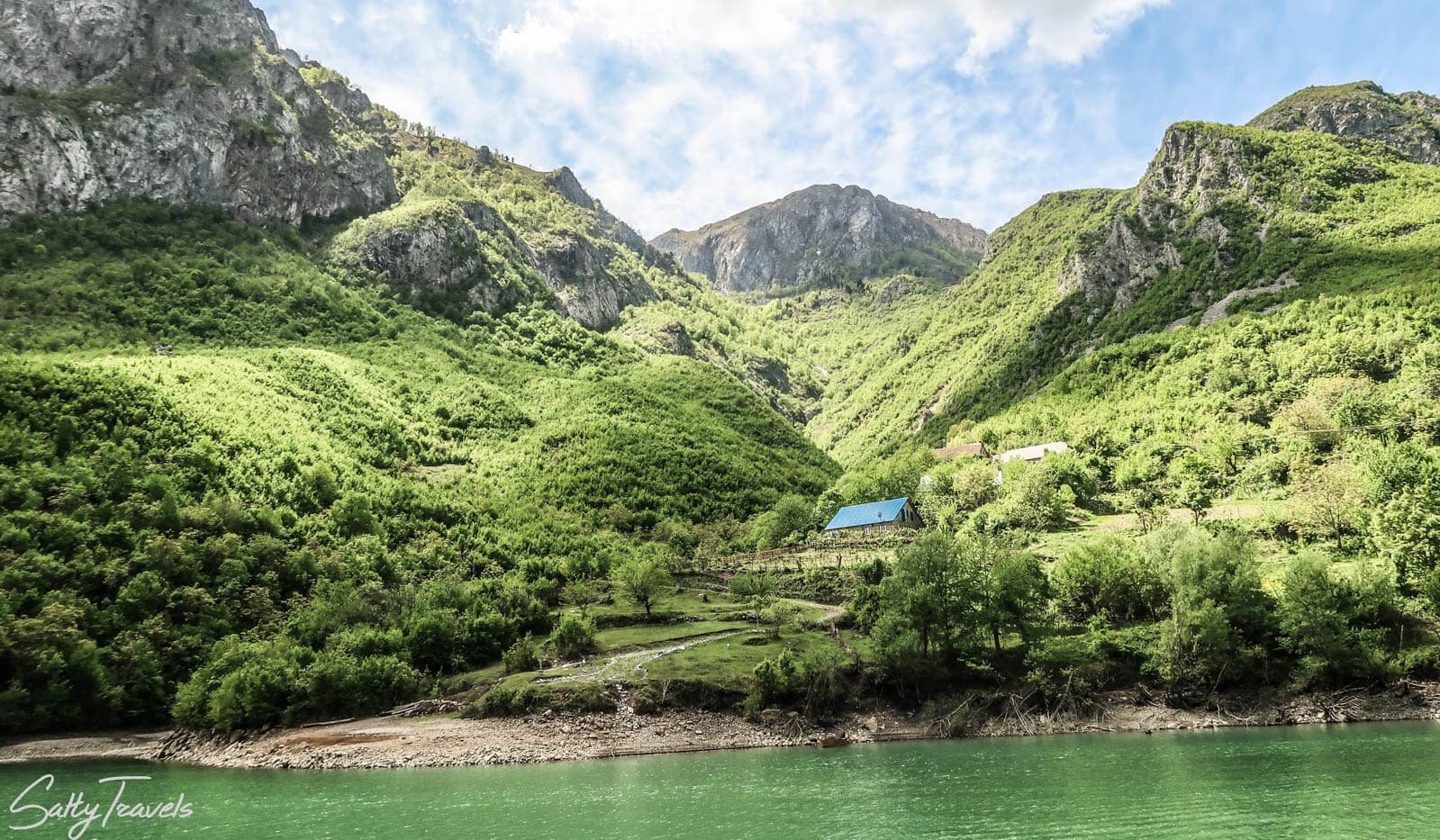 Jezioro Koman, Albania - Salty Travels