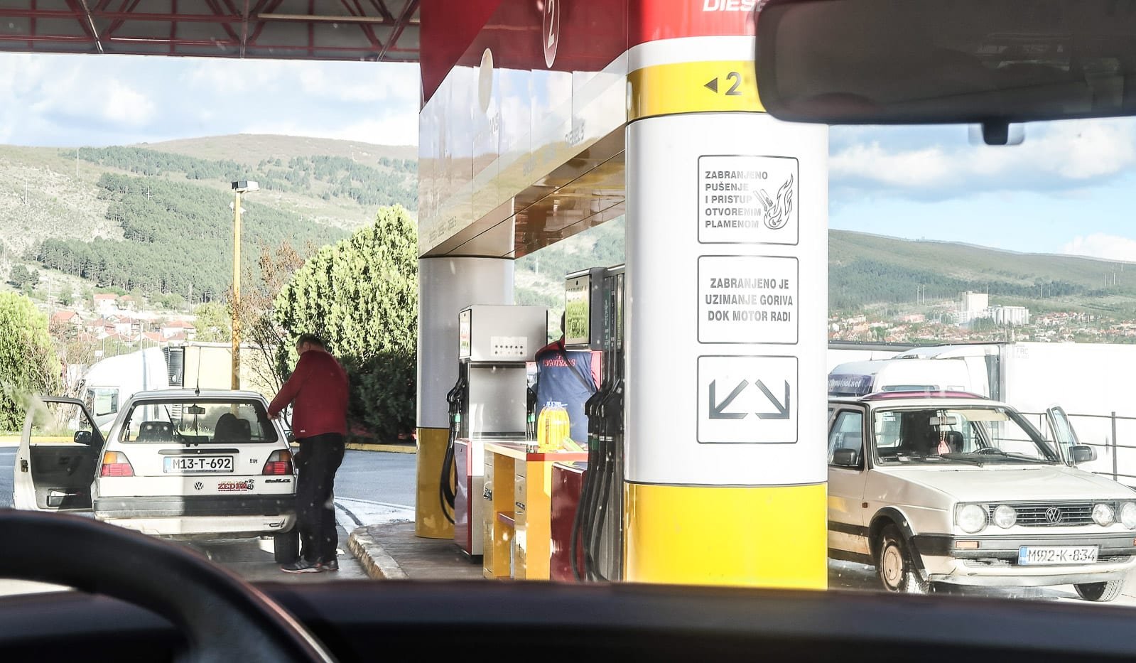 stacja paliw w Albanii